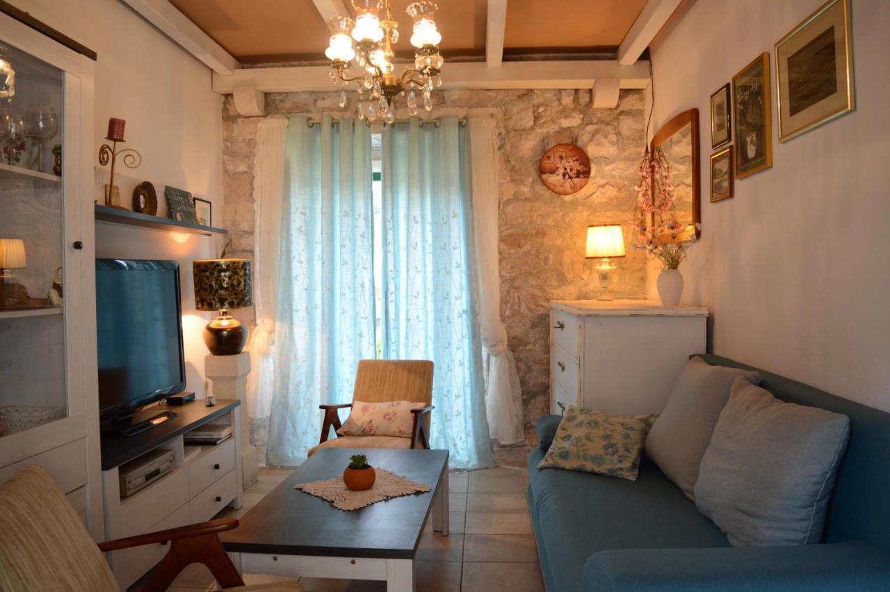 Вилла Visilo Stone House Пучишча Экстерьер фото