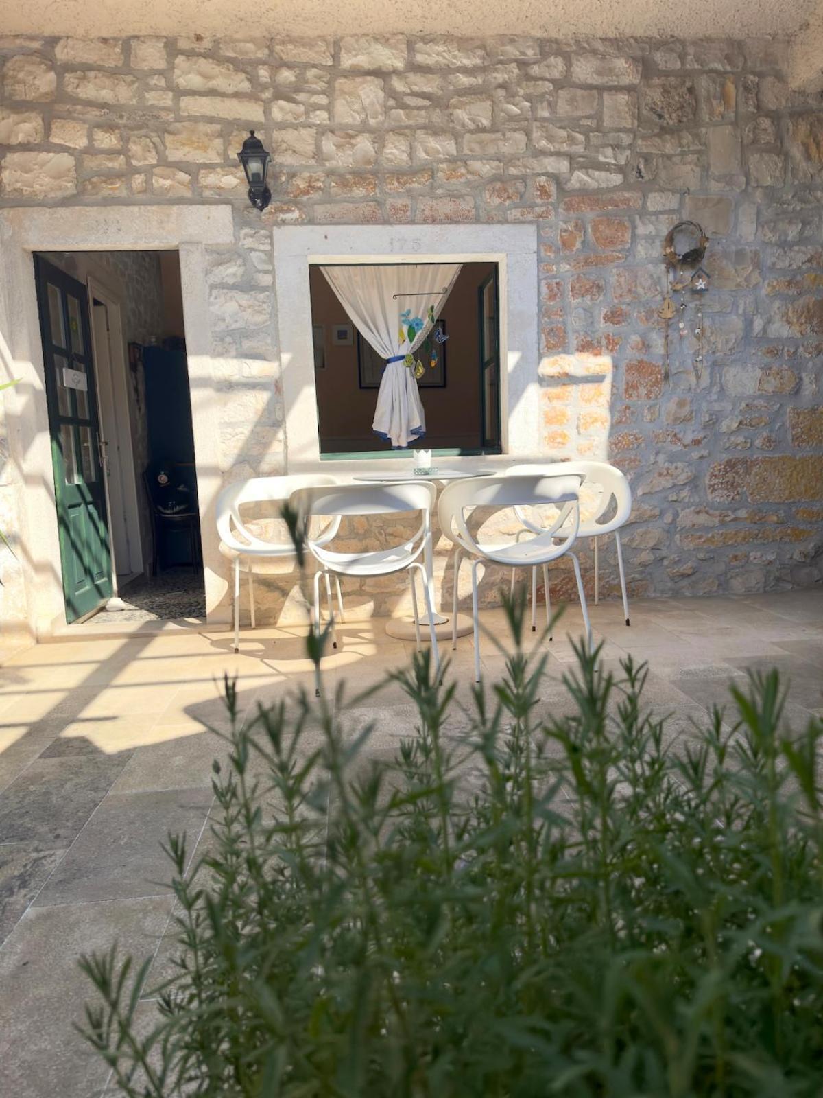 Вилла Visilo Stone House Пучишча Экстерьер фото