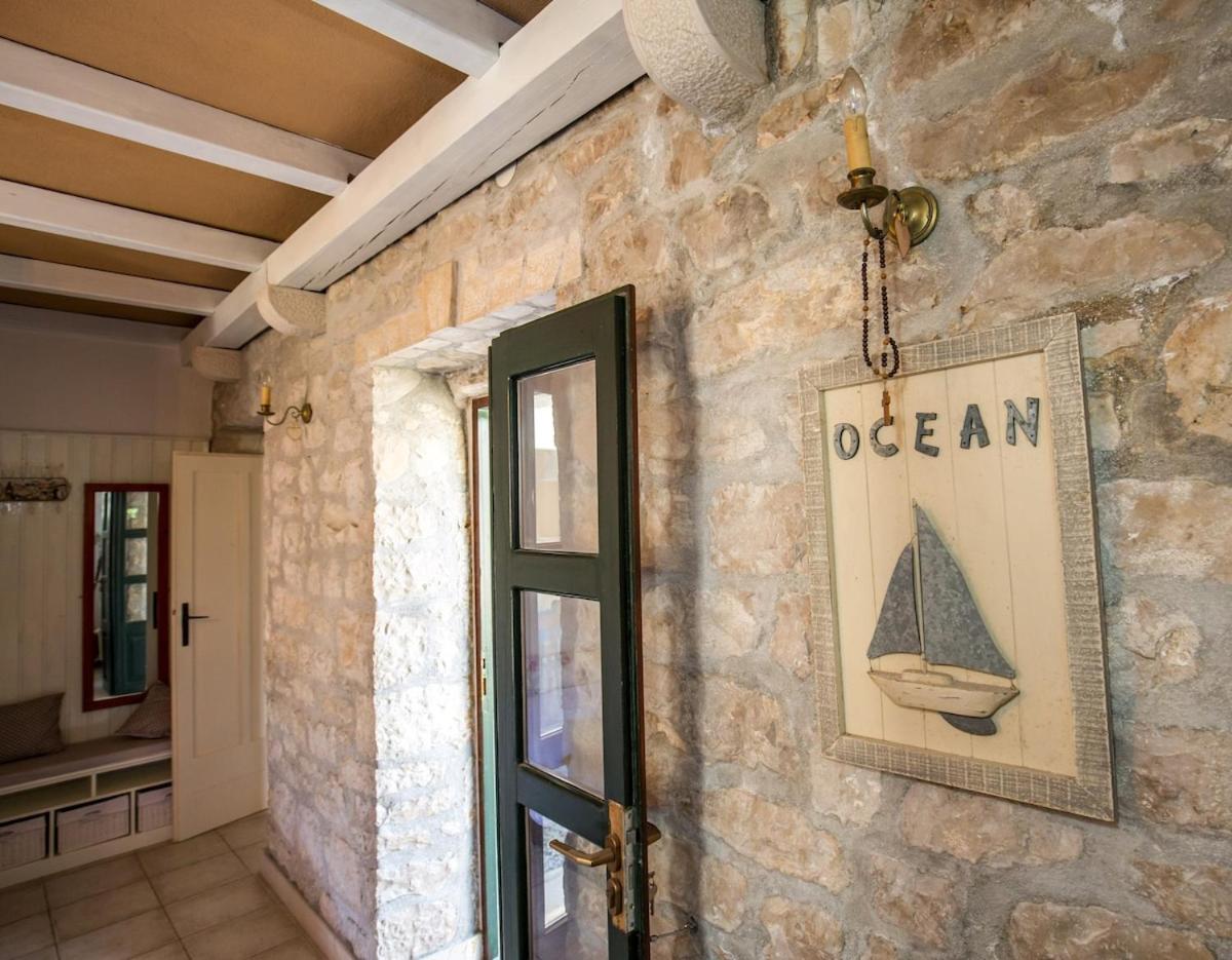 Вилла Visilo Stone House Пучишча Экстерьер фото